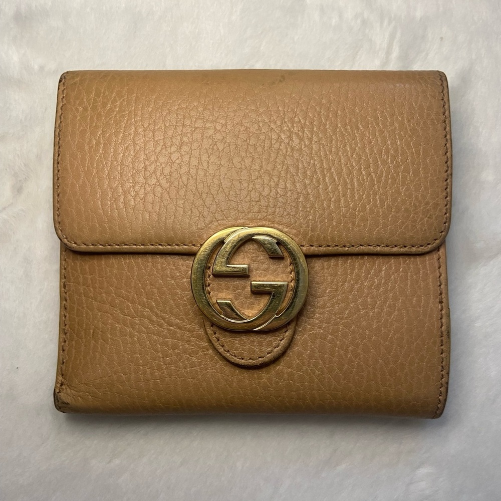 Gucci Interlocking GG Bifold Beige Leather Wallet